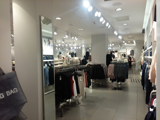 H&M