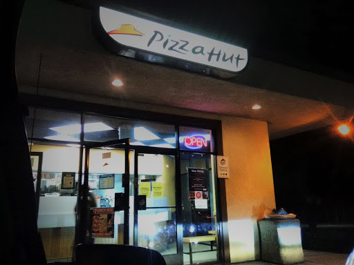Pizza Restaurant «Pizza Hut», reviews and photos, 102 S Park Victoria Dr, Milpitas, CA 95035, USA
