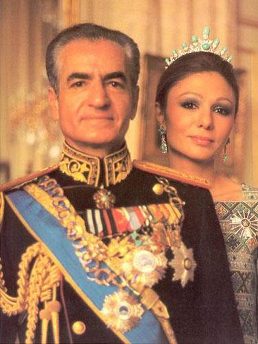 FAMILIA IMPERIAL DE IRAN - Página 3 Shah-Reza-Pahlavi-Last-Shah-Iran