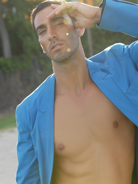 Telenovela' actor Christian Carabias' super sexy chest, Melissa attempts