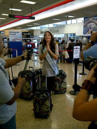 2011 | MISS WORLD | AIRPORT + ACTIVITIES Pur2