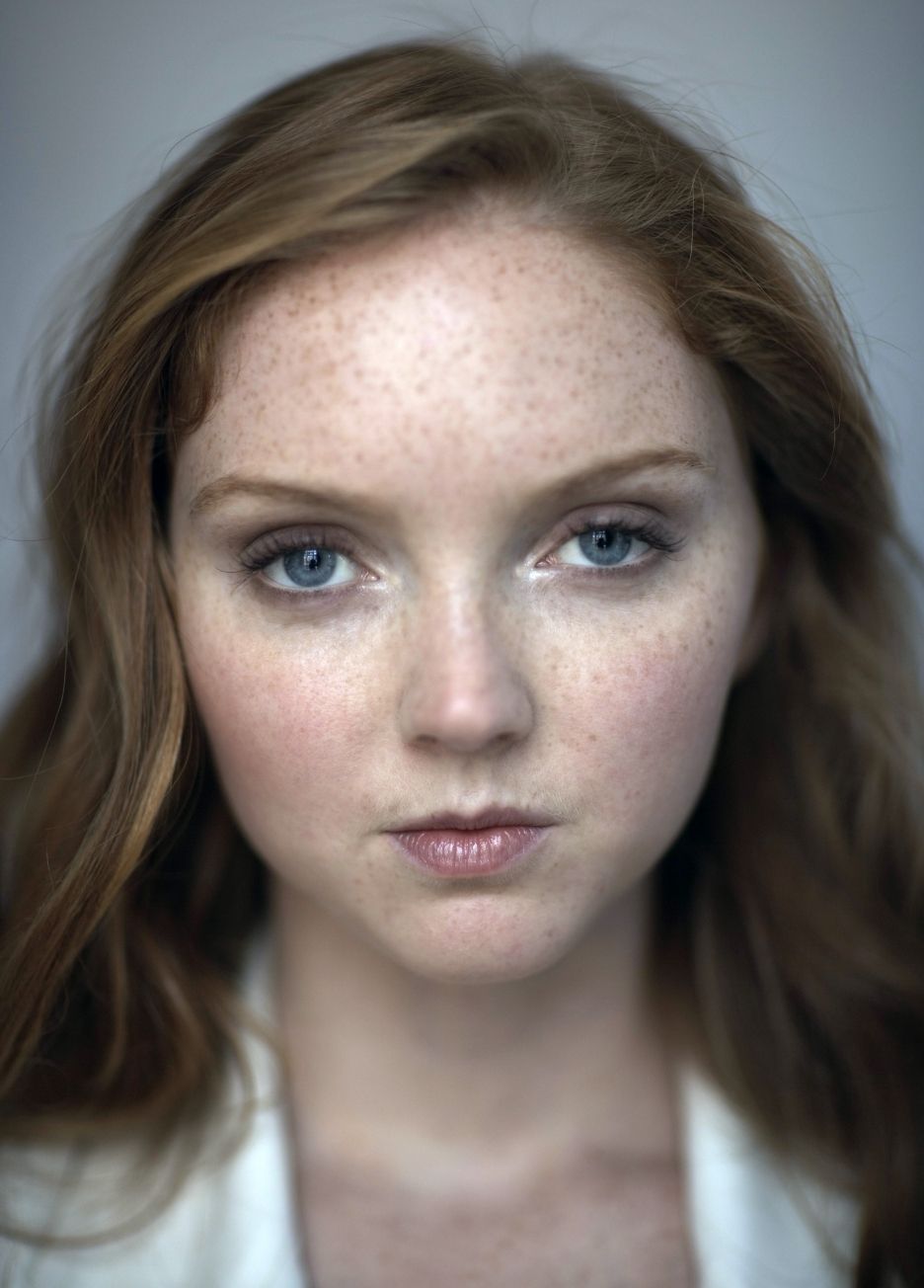 LILY COLE - Beautiful Men and Women