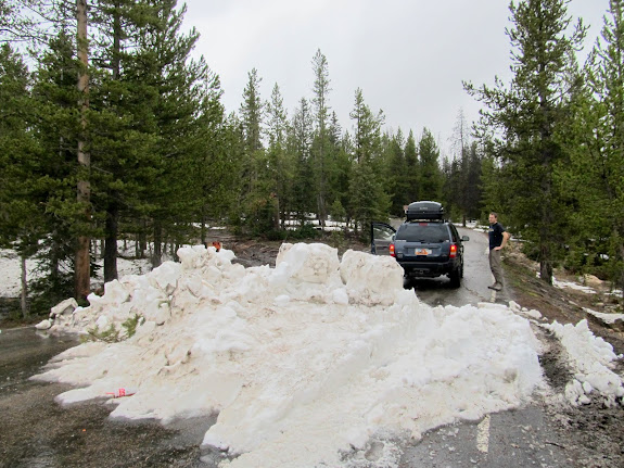 Road to the Crystal Lake trailhead