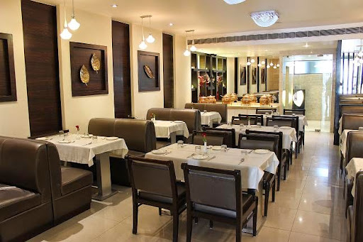 Silver Leaf Restaurant, Hotel Embassy, Opposite City Power House, Jaipur Road, Ajmer, Rajasthan 305001, India, Vegetarian_Restaurant, state RJ