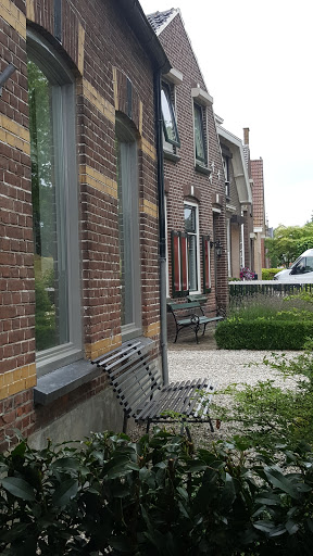 Nolet's Vistro Restaurant