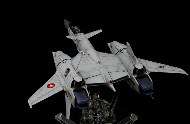VF-4_Fighter_04.jpg