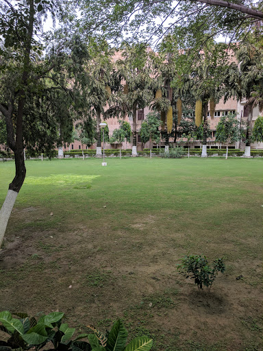 National Science Library, National Institute of Science Communication and Information Resources (NISCAIR), 14, Satsang Vihar Marg, Block A, Qutab Institutional Area, New Delhi, Delhi 110067, India, Research_Institute, state DL