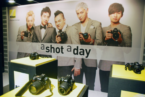 [Pic+Video] Big Bang Nikon Display + "Nikon con YG Family"  BIGBANGNIKON