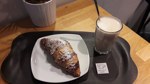 Pella's cafe
