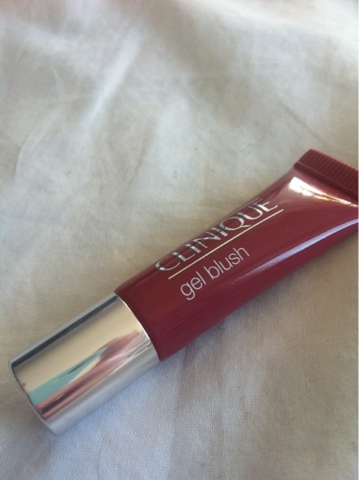 A Look In The Mirror: Review: Clinique Gel Blush in 