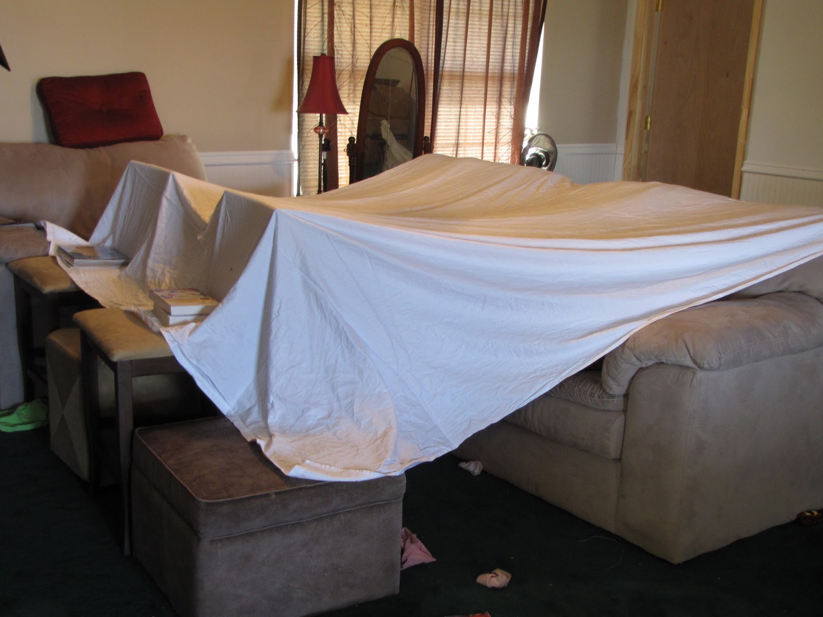 child's living room tent