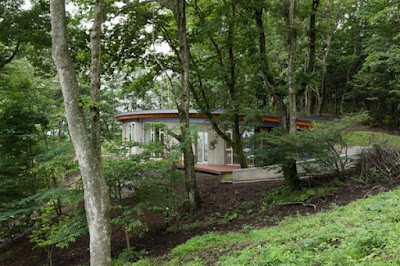 Menyatu Dengan Lingkungan Gorgeous House in a Hill by Cell Space Architects 10 600x400 Rumah Indah Di Lereng Bukit
