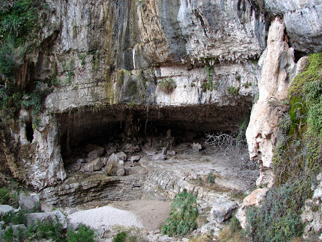 senderismo - Bco Lloret - Cova Pintada - Avenc de la Solana - Canal de l'Ombria - Pas del Julivert