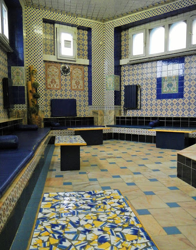 Bains Maures Sté