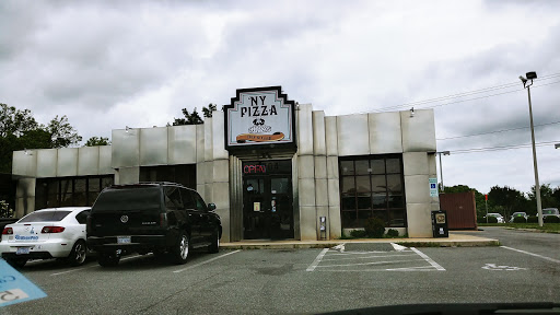 Pizza Restaurant «New York Pizza Bar & Grill», reviews and photos, 2704 Battleground Ave, Greensboro, NC 27408, USA
