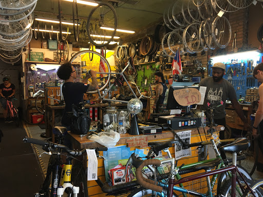 Bicycle Repair Shop «Ciclo Urbano Bike Shop, part of West Town Bikes», reviews and photos, 2459 W Division St, Chicago, IL 60622, USA