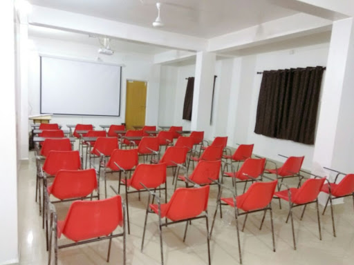 Dr.Bhatia Medical Coaching Institute Karad ( DBMCI Karad ), Malkapur Main Road, Ahilya Nagar, Malkapur, Maharashtra 415539, India, Coaching_Center, state MH