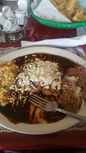 Mexican Restaurant «La Oaxaqueña Restaurant», reviews and photos, 3382 N Milwaukee Ave, Chicago, IL 60641, USA
