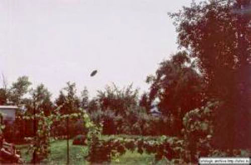 Ufo Sighting In Muscatine Iowa On September 25Th 1964 Size Of A Football Field W Icecycal Lke Lights On Bottom