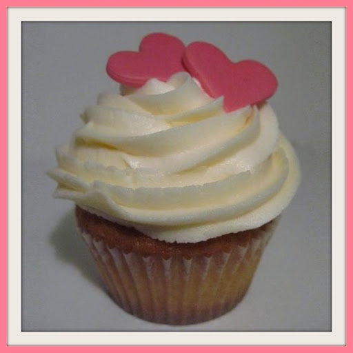 cupcakes met toef en hartjes.jpg