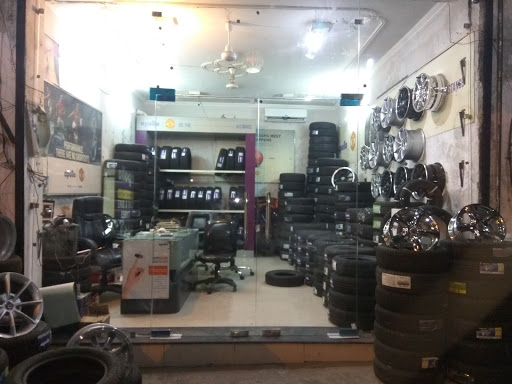 Apollo Tyre Shop, 125, Staff Rd, Railway Colony, Ambala Cantt, Haryana 133001, India, Tyre_Shop, state HR