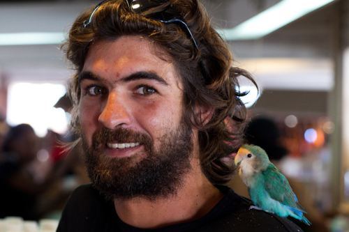 guys pets 8 Afternoon eye candy: Guys with animals! (25 photos)