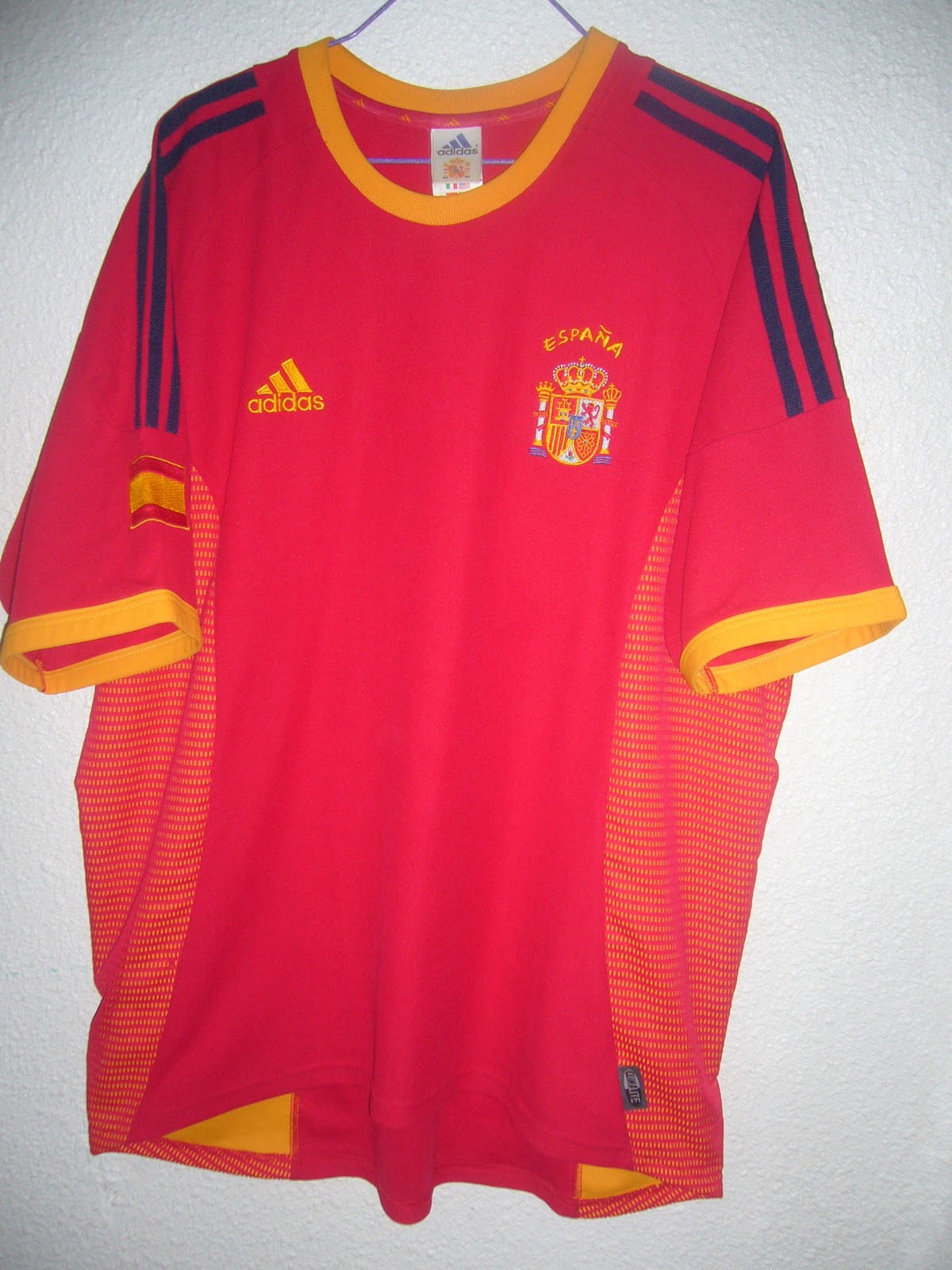 Mi colección de camisetas de fútbol: 1ª camiseta Selección España ...