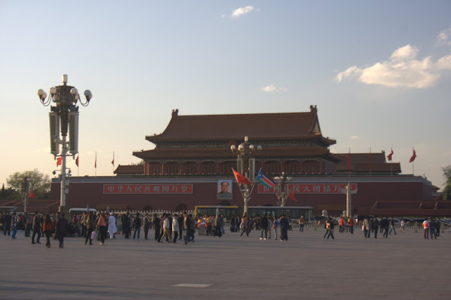 Vista de la Plaza de Tian'anmen, controlada por la policía