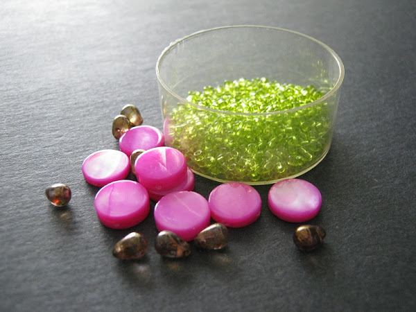 Magenta and Lime Bead Palette
