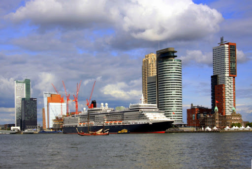 Cunard Lines - Queen Elizabeth