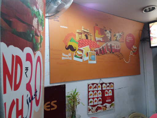 Goli Vada Pav, 1st Cross Rd, Channappa Layout, Gandhi Nagar, Shivamogga, Karnataka 577201, India, Delivery_Restaurant, state KA