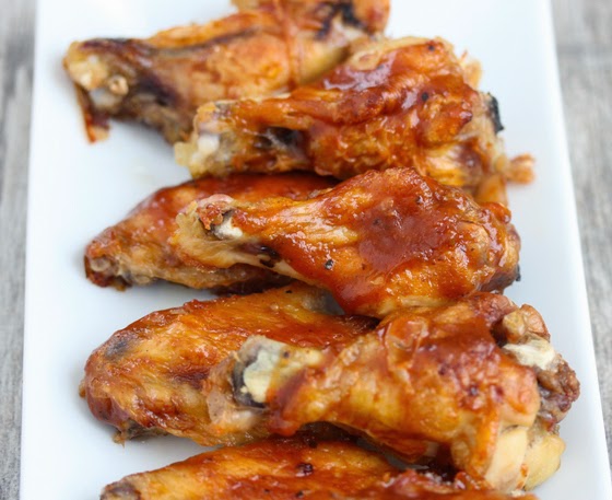 close-up photo of a pile of chicken wings