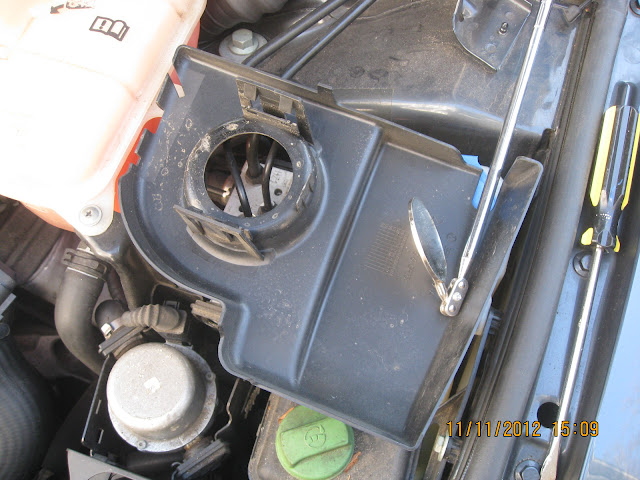 How to get off B5.5 power steering fluid reservoir cover? | Volkswagen  Passat Forum