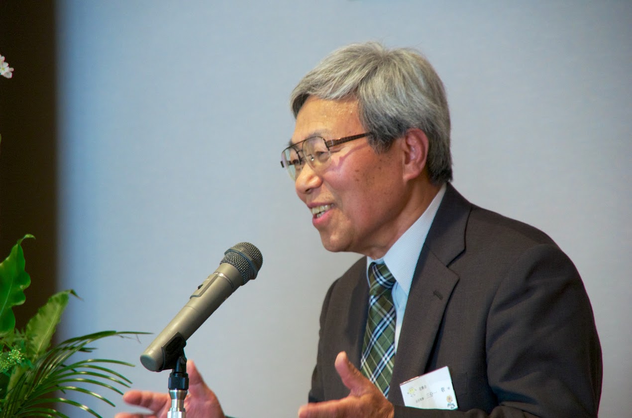 祝杯:公益財団法人北農会・三分一敬 会長理事