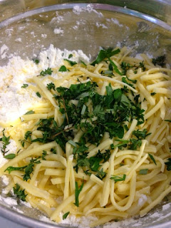 making Gluten Free Herb, Cheese and Olive Pull-Apart!