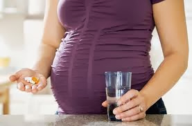 Mẹ dùng nhiều Vitamin A có ảnh hưởng đến thai nhi không?1