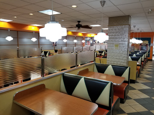 American Restaurant «A&W», reviews and photos, 5 Woodfield Mall, Schaumburg, IL 60173, USA