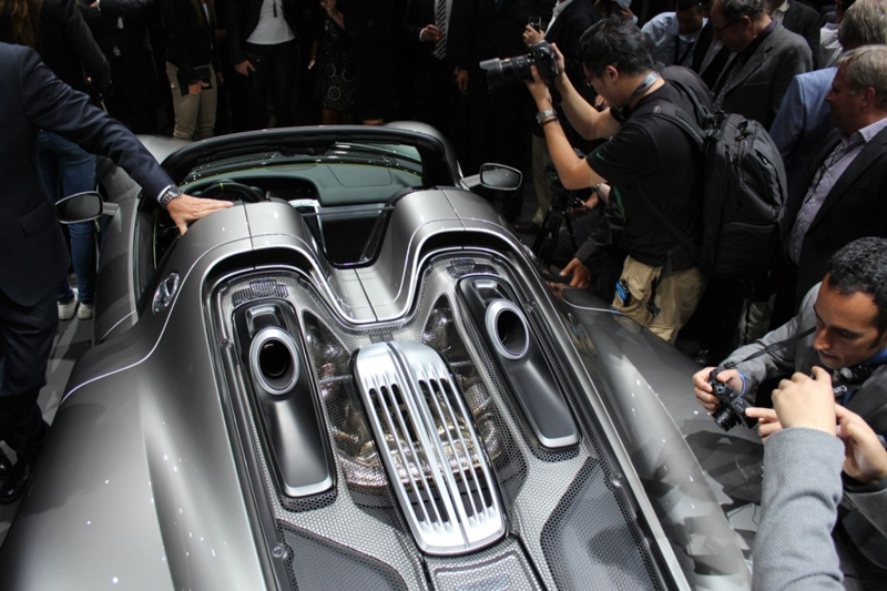 Porsche-918-Spyder-12.