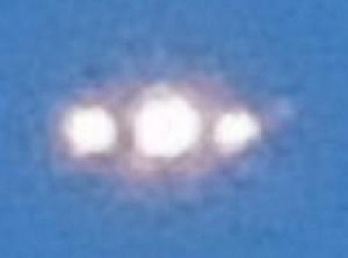 Ufo Sighting In Edwardsville Illinois On July 28Th 2013 Total Of 4 Objects One Passing Around Another