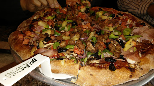Pizza Restaurant «Old Town Pizza», reviews and photos, 338 S Myrtle Ave, Monrovia, CA 91016, USA