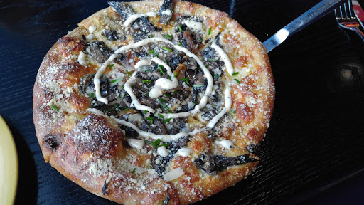 Pizza Restaurant «Mellow Mushroom», reviews and photos, 2809 Preston Rd #1200, Frisco, TX 75034, USA
