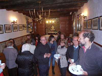 La fiestecilla con que al concluir la Semana Santa nos felicitamos todos los parroquianos, a base de limonada seguntina y torrijas