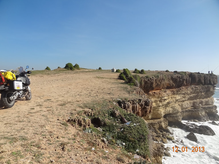 Por Marrocos e Mauritãnia, a queimar Pneu e Gasolina  DSC05439