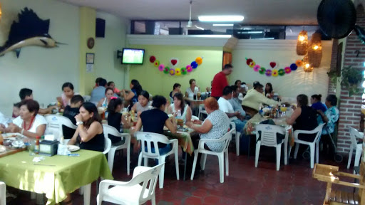Mariscos El Guamuchil, Av. Tonaltecas 292, Centro, 45400 Tonalá, Jal., México, Restaurante | CHIS