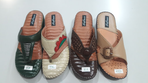 Kalla Footwear, 67/5338, Reghar Pura, Block14, Block 65, Karol Bagh, New Delhi, Delhi 110005, India, Shoe_Wholesaler, state DL