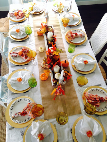 set Thanksgiving tablescape