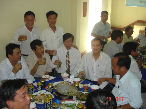 Chào mừng Ngày nhà giáo Việt Nam 20/11 2010 - Page 3 DSC00146
