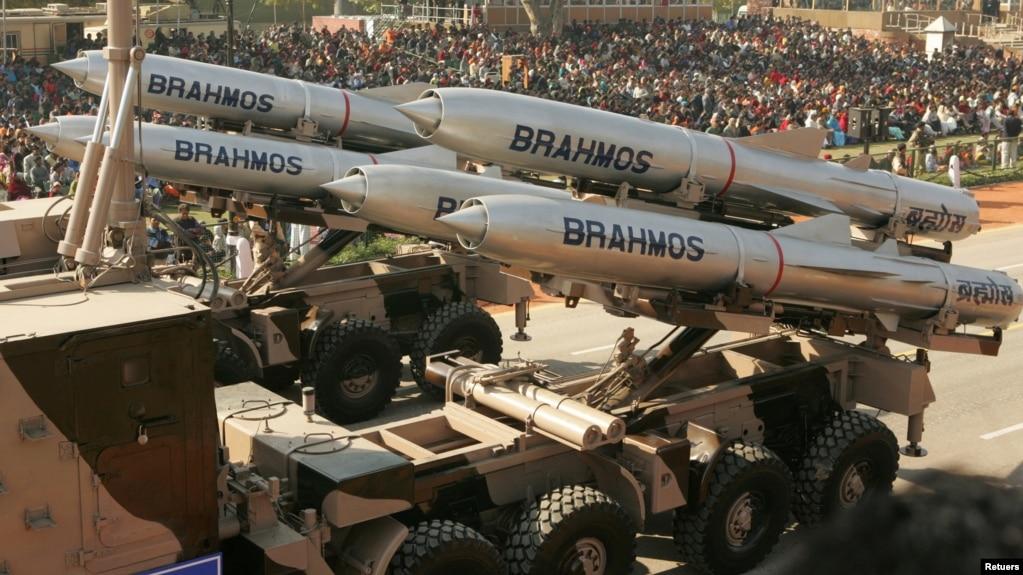 Tên lửa hành trình siêu thanh BrahMos của Ấn Độ.