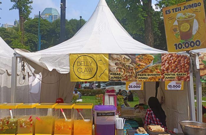 One of the food and beverage booths selling at the BLACKPINK Concert.