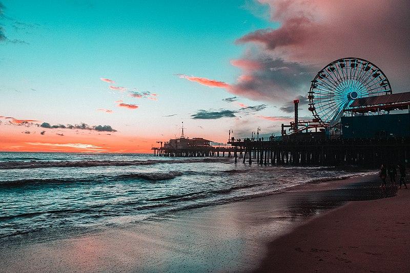 File:Santa Monica Pier in Los Angeles.jpg
